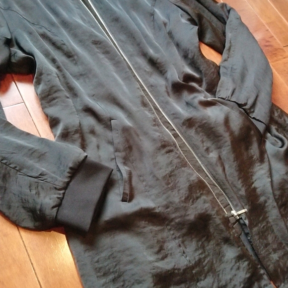 Longline Silky Blazer - Picture 3 of 9